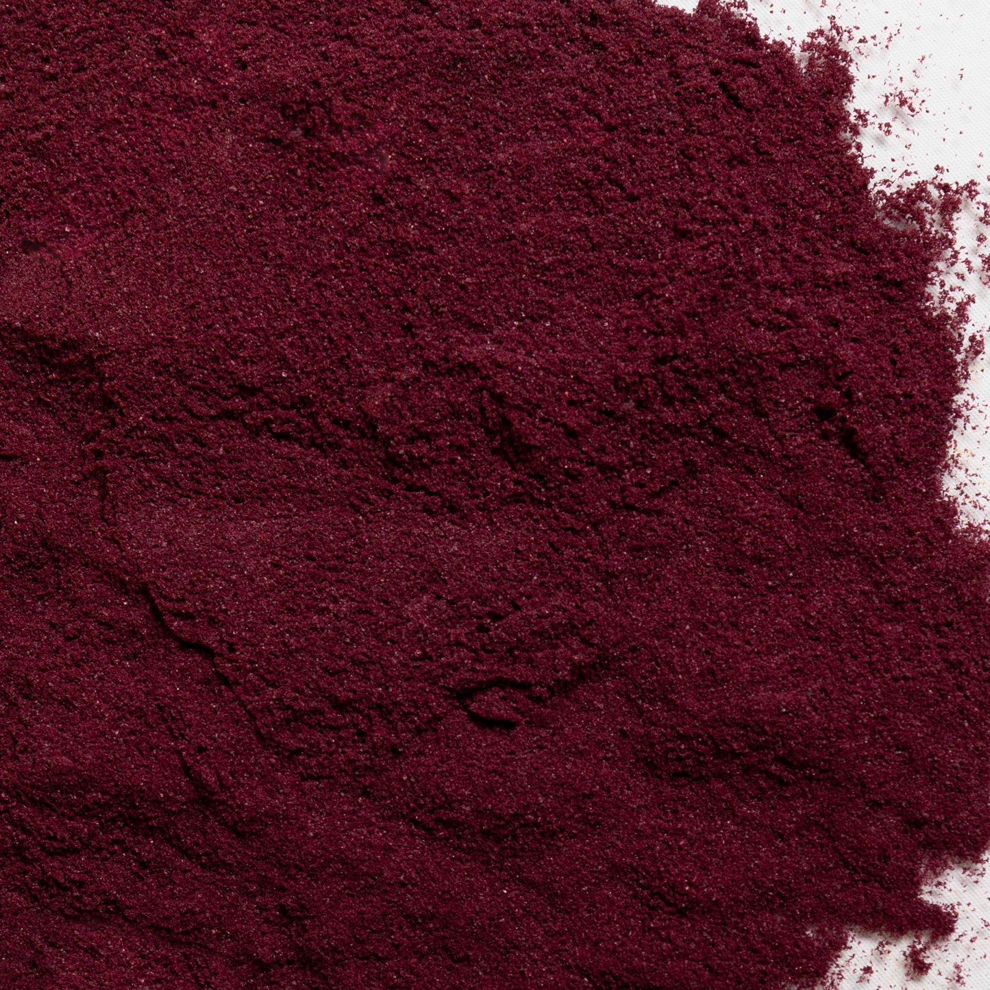 loose product photo of natural blueberry powder 