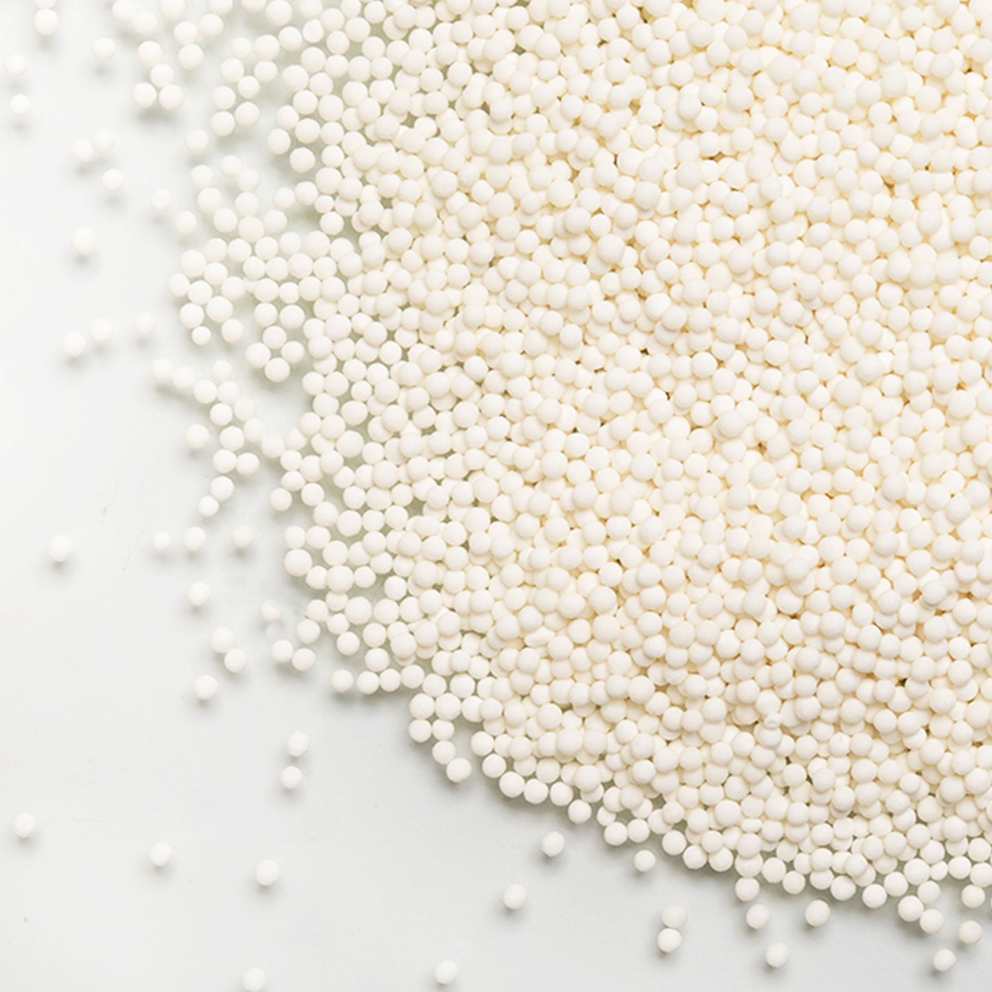 loose product photo of small pearl tapioca showing texture 
