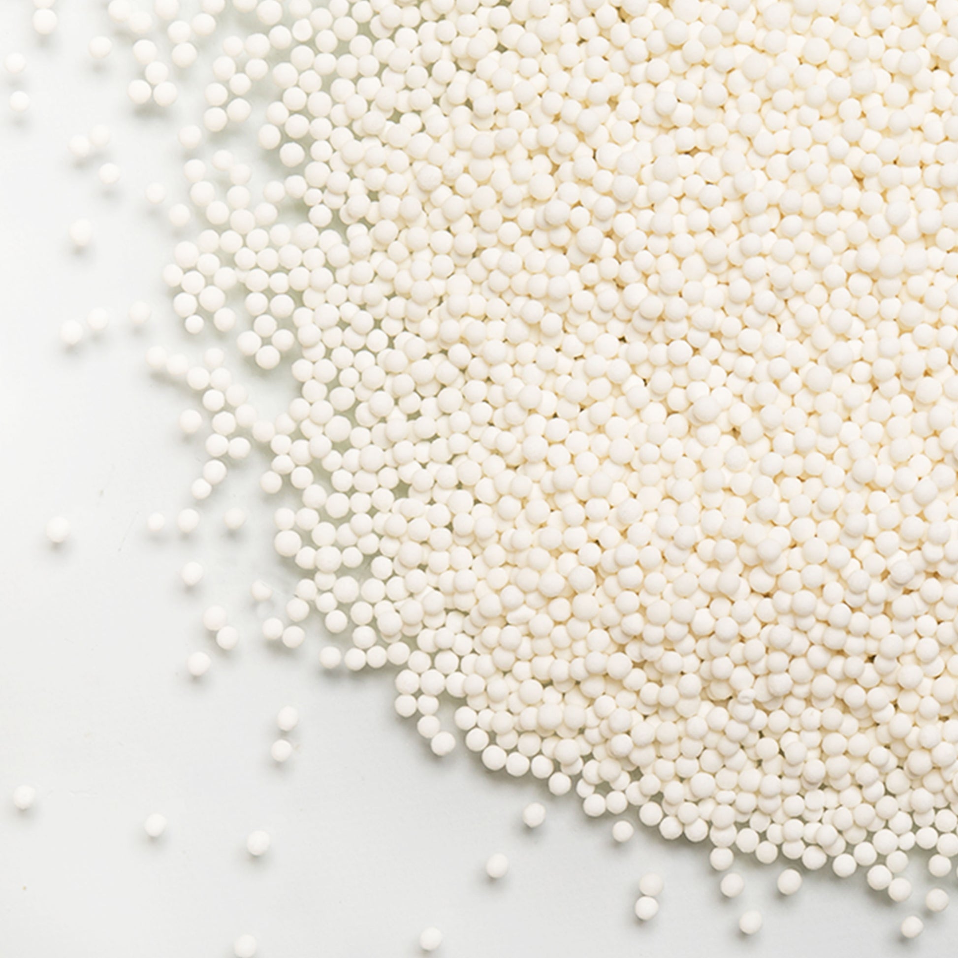 loose product photo of small pearl tapioca showing texture 